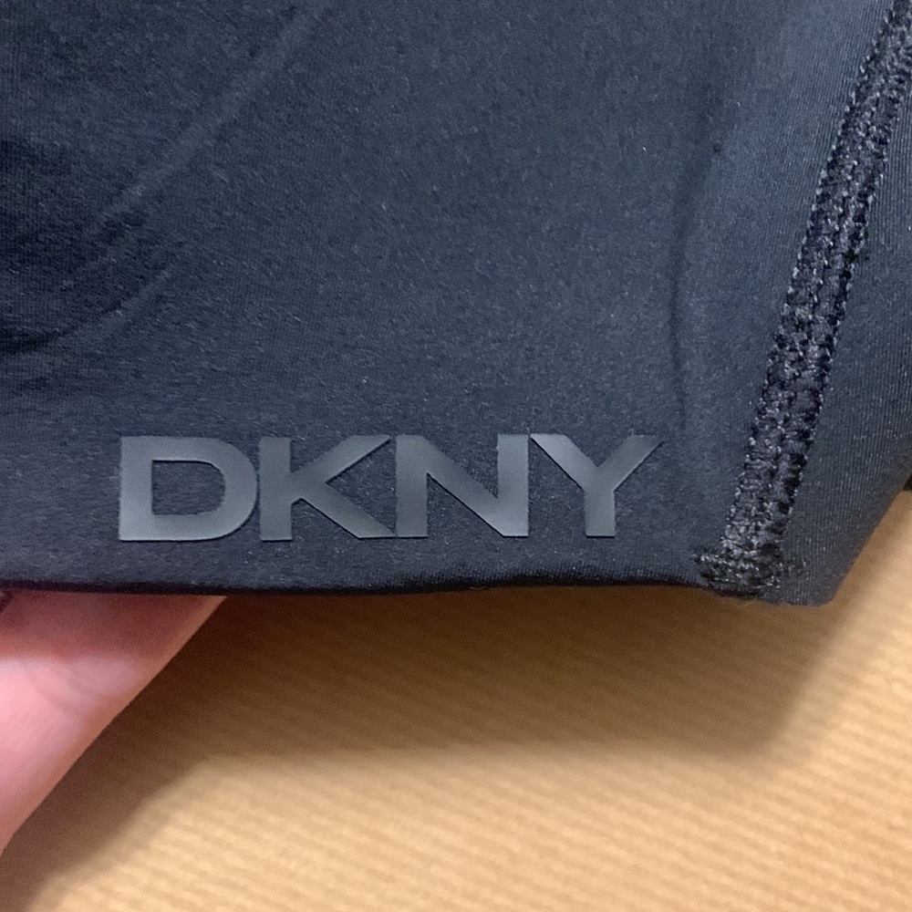 DKNY Bra NWOT 34DD wireless adjustable straps - Picture 3 of 7